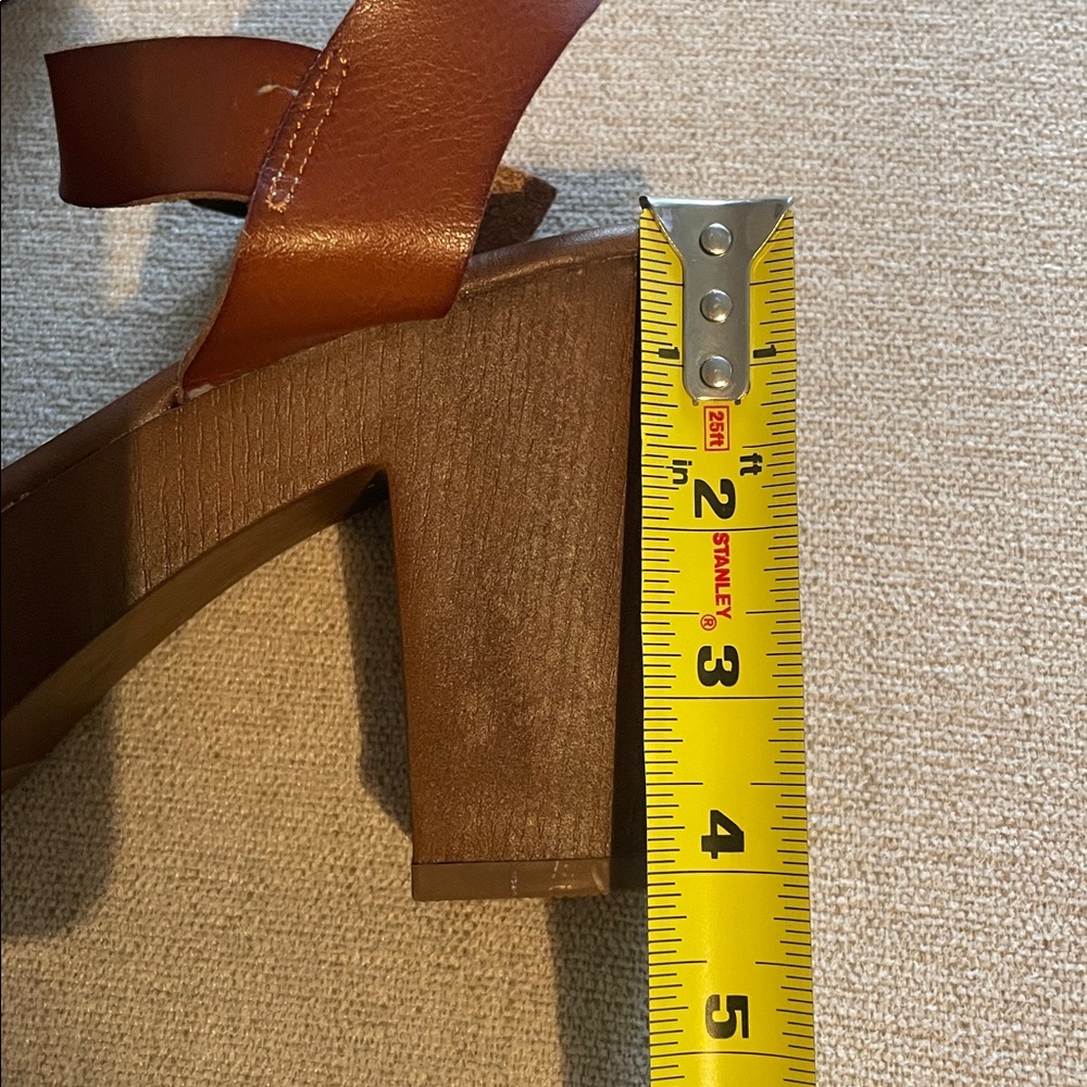 NWOT Universal Thread platform sandals - image 5